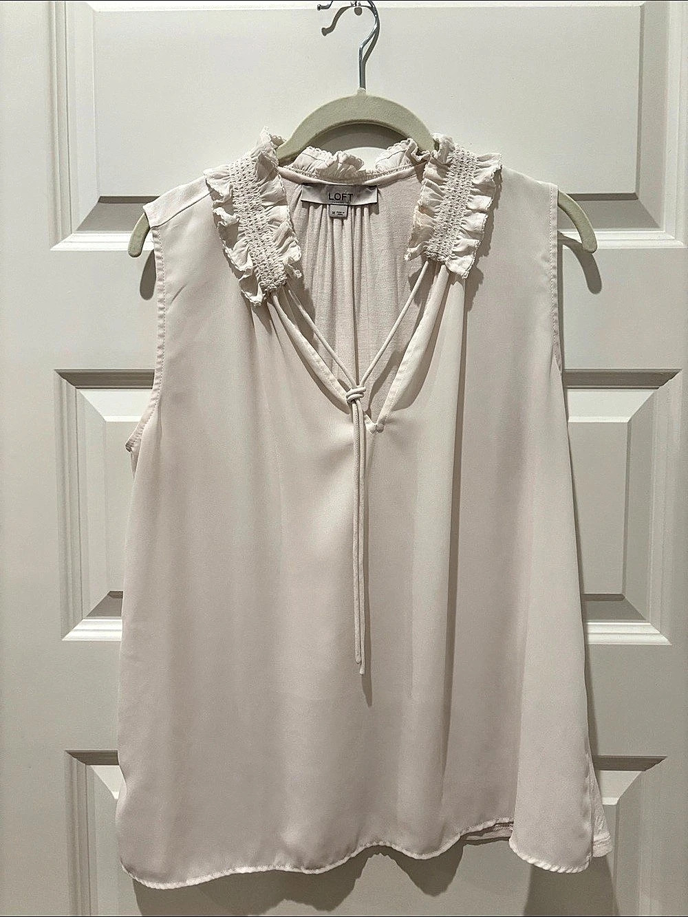 LOFT Ruffle Neck Sleeveless Blouse in White Size Medium